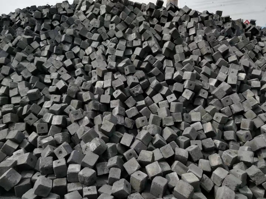 Großer Block-Kubikgießerei-Koks-Mineralersatzprodukt-Asche 12,5%