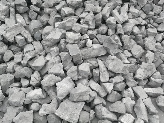 Niedriger Steinkohlenkoks-Mineral-7400kj/Kg Heizwert der Schwefel-Asche-8% kleines Porocity